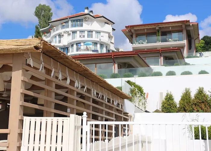 Kabakum Holiday Houses * Golden Sands